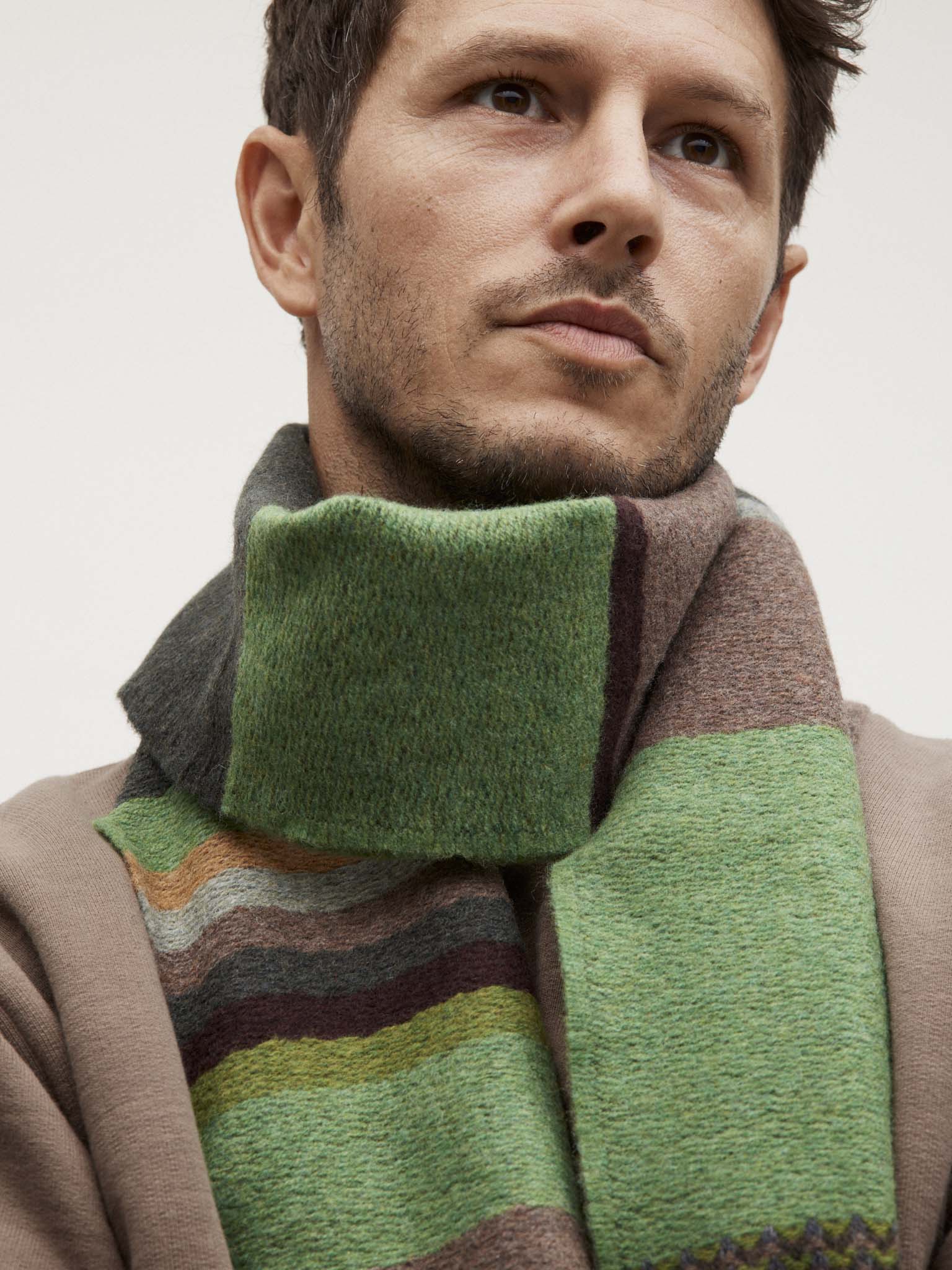 Lambswool stripe scarf - moss green - Clothing - Shop - Monocle